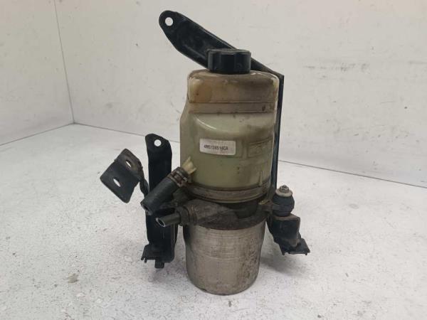 POMPE DE DIRECTION ASSISTE FORD - Vue 1